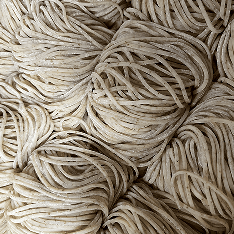 食べやすさと上品さを兼ね備えた全粒粉麺